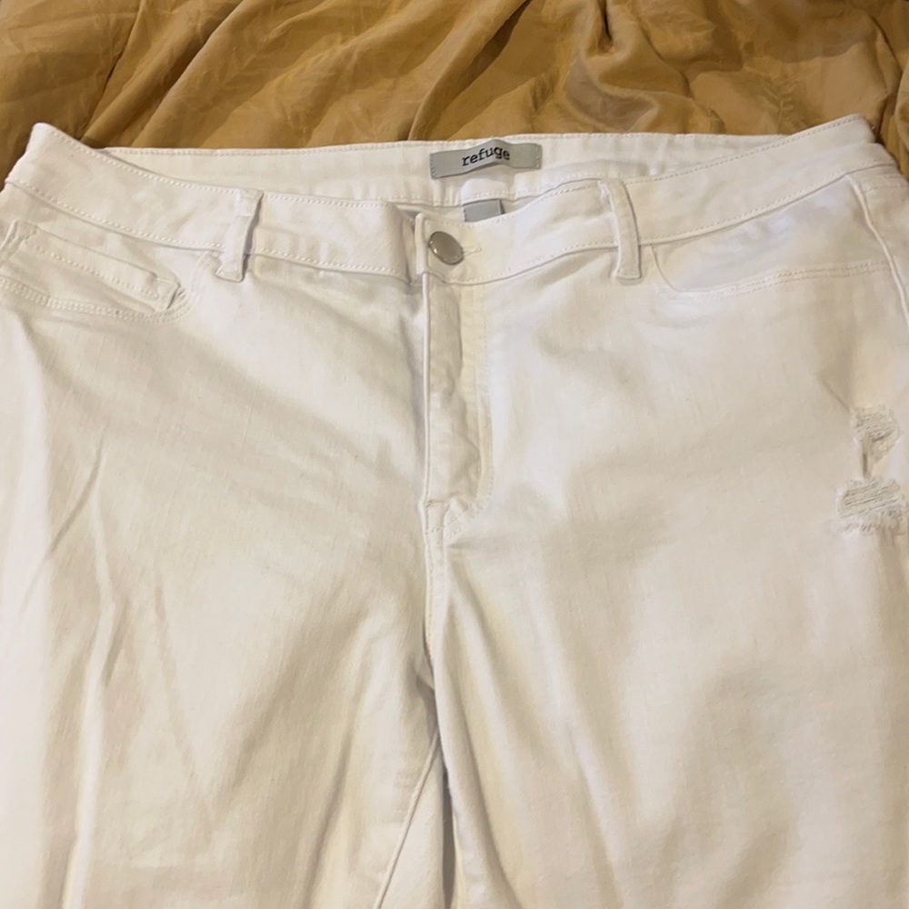 White skinny jeans